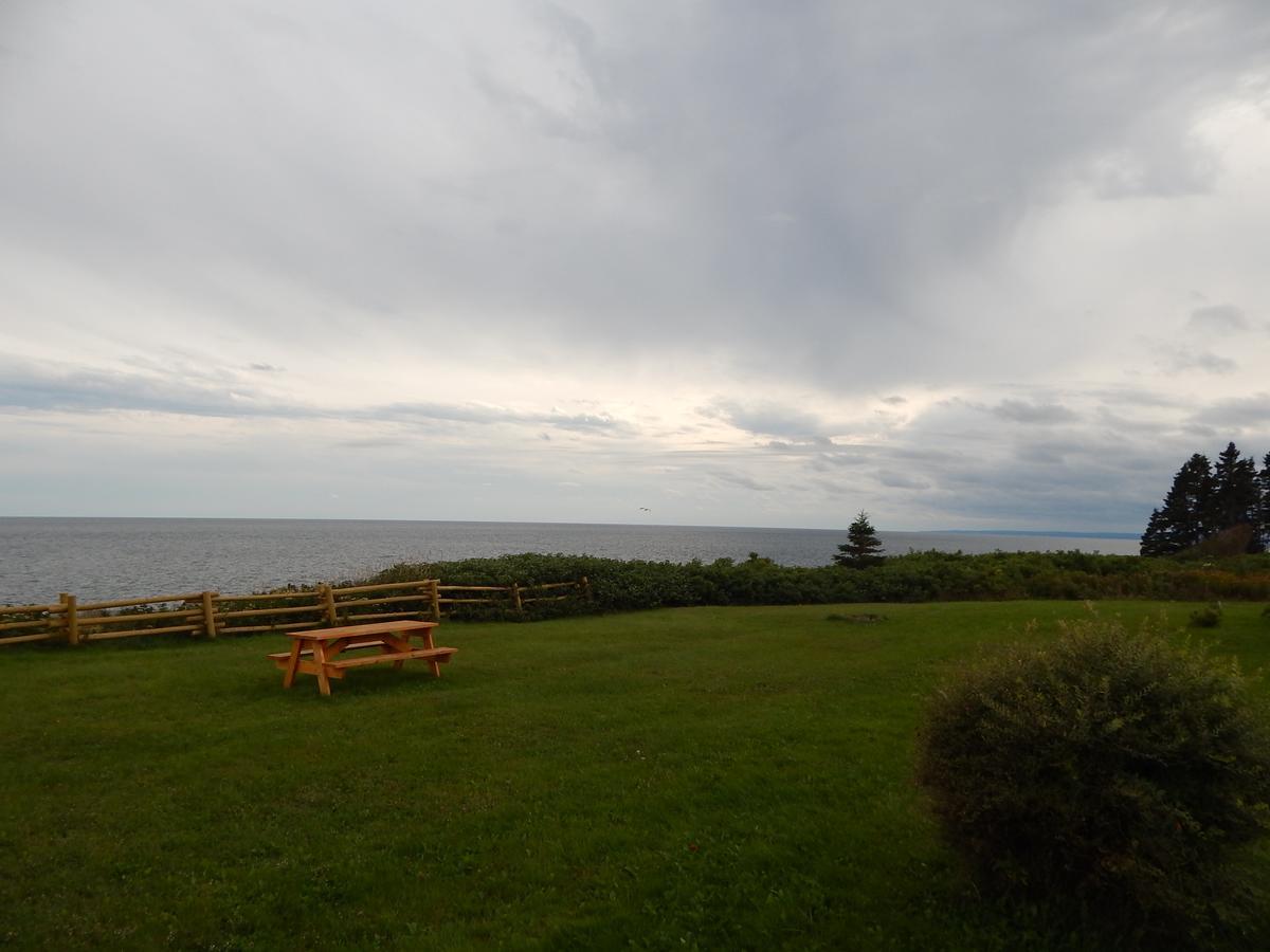 Les Chalets Brise-de-Mer Sainte-Therese-de-Gaspe Eksteriør bilde